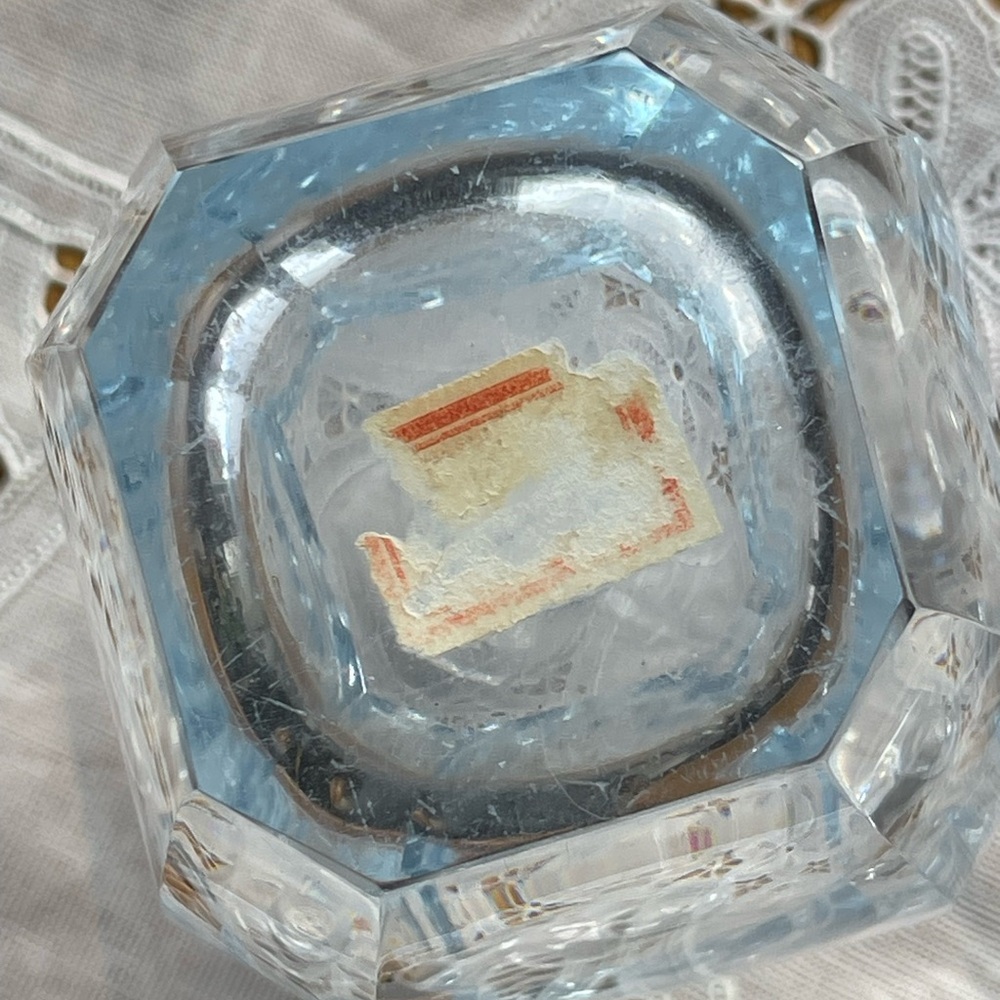 Vintage heavy crystal perfume bottle w/glass stopper - Picture 5 of 8